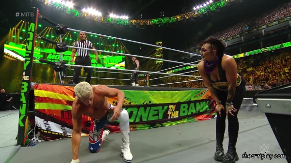 Click to view full size image
==============
WWE_Money_In_The_Bank_2023_Rhea_Ringside_Attacks_Cody_1568.jpg WWE_Money_In_The_Bank_2023_Rhea_Ringside_Attacks_Cody_1568.jpg