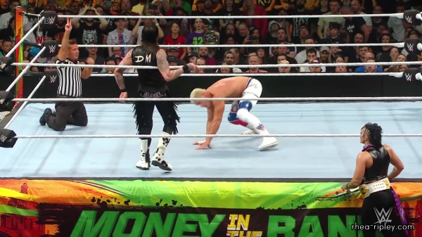 Click to view full size image
==============
WWE_Money_In_The_Bank_2023_Rhea_Ringside_Attacks_Cody_1799.jpg WWE_Money_In_The_Bank_2023_Rhea_Ringside_Attacks_Cody_1799.jpg