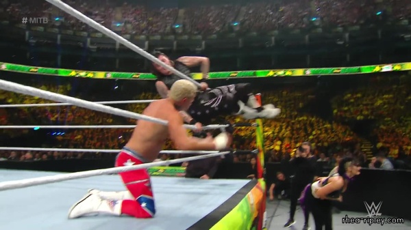 Click to view full size image
==============
WWE_Money_In_The_Bank_2023_Rhea_Ringside_Attacks_Cody_1833.jpg WWE_Money_In_The_Bank_2023_Rhea_Ringside_Attacks_Cody_1833.jpg