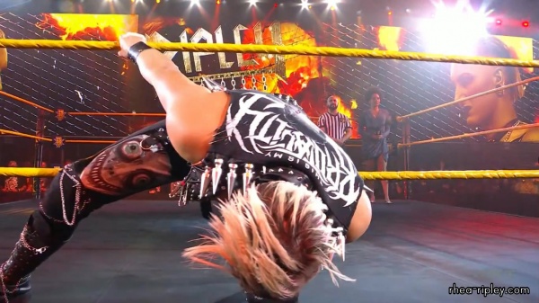 WWE_NXT_NOV__182C_2020_0435.jpg