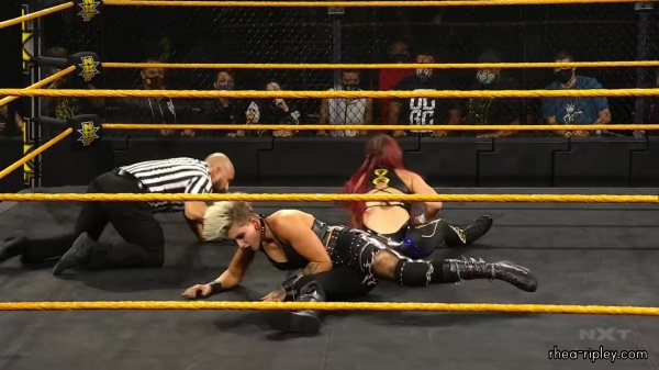 WWE_NXT_NOV__182C_2020_1702.jpg