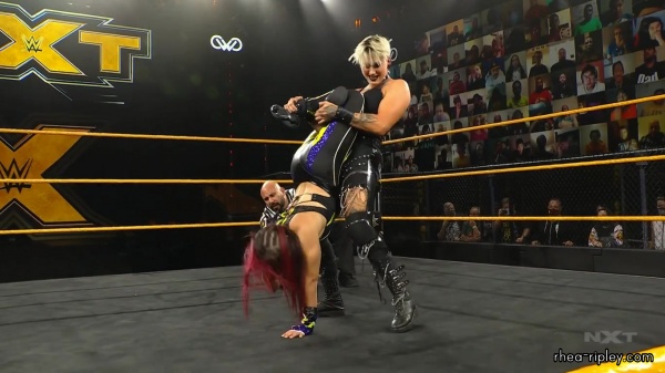 WWE_NXT_NOV__182C_2020_2330.jpg