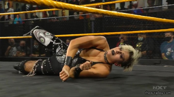 WWE_NXT_NOV__182C_2020_2729.jpg