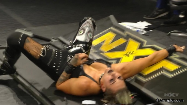 WWE_NXT_NOV__182C_2020_3075.jpg