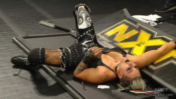 WWE_NXT_NOV__182C_2020_3076.jpg