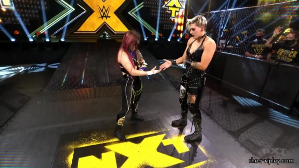 WWE_NXT_NOV__252C_2020_0321.jpg