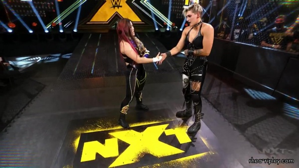 WWE_NXT_NOV__252C_2020_0323.jpg