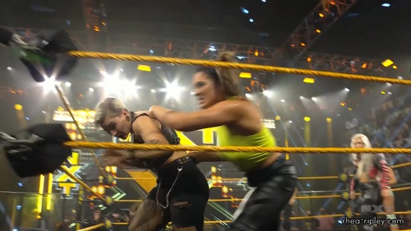 WWE_NXT_NOV__252C_2020_1007.jpg