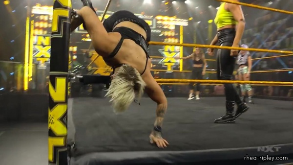 WWE_NXT_NOV__252C_2020_1010.jpg