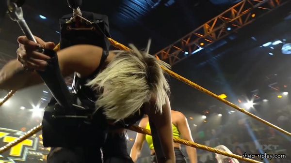 WWE_NXT_NOV__252C_2020_1015.jpg