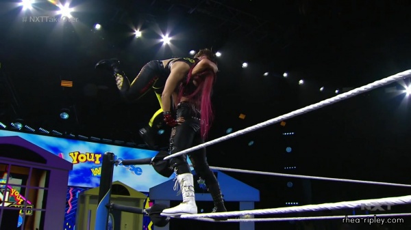 WWE_NXT_TAKEOVER__IN_YOUR_HOUSE_JUN__072C_2020_3424.jpg
