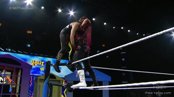 WWE_NXT_TAKEOVER__IN_YOUR_HOUSE_JUN__072C_2020_3425.jpg