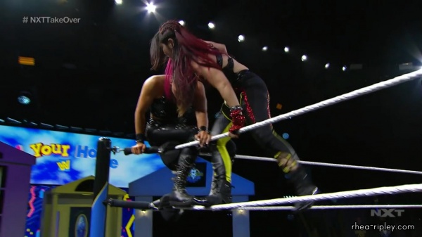 WWE_NXT_TAKEOVER__IN_YOUR_HOUSE_JUN__072C_2020_3473.jpg
