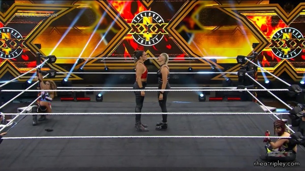 WWE_NXT_TAKEOVER__XXX_AUG__222C_2020_096.jpg