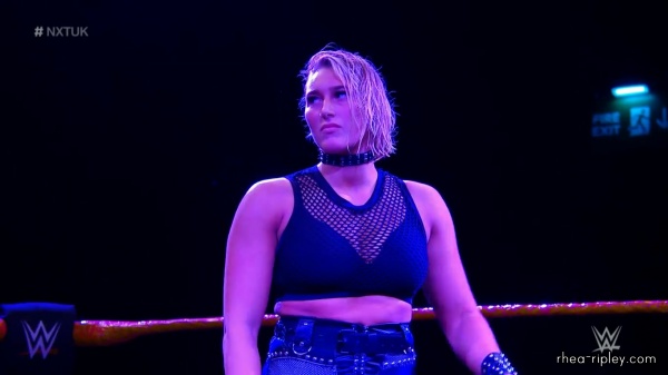 WWE_NXT_UK_NOV__282C_2018_0386.jpg