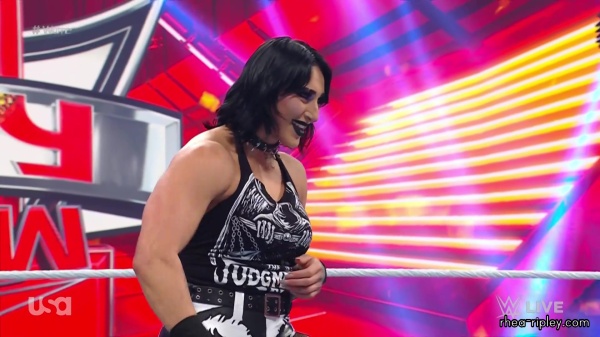 WWE_RAW_2024_01_01_1080p_WEB_h264-HEEL_1083.jpg