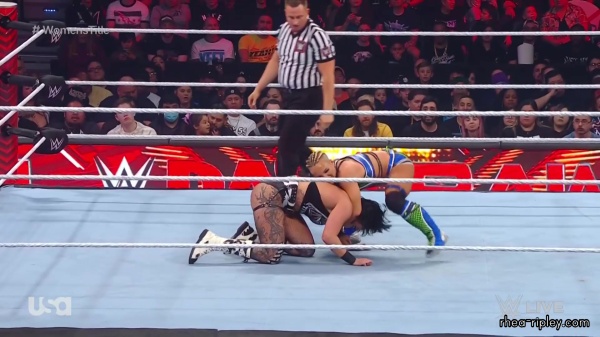 WWE_RAW_2024_01_01_1080p_WEB_h264-HEEL_2831.jpg