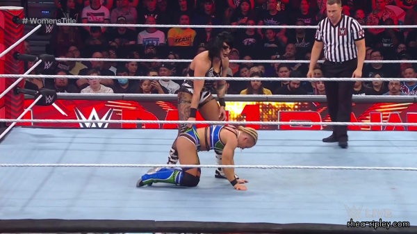 WWE_RAW_2024_01_01_1080p_WEB_h264-HEEL_2898.jpg