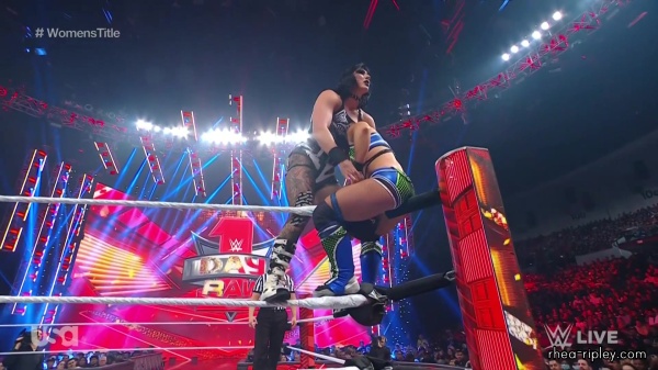 WWE_RAW_2024_01_01_1080p_WEB_h264-HEEL_3079.jpg