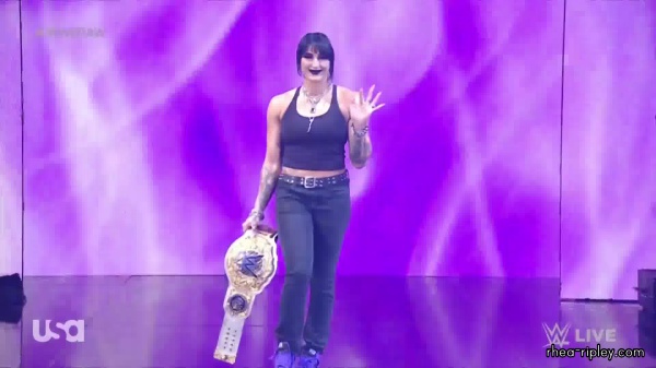 WWE_RAW_2024_01_08_1080p_WEB_h264-HEEL_000127.jpg