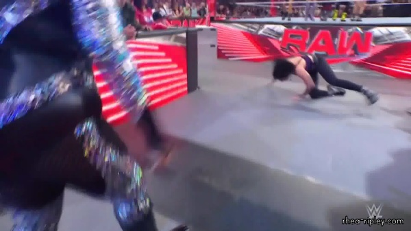 WWE_RAW_2024_01_29_1080p_HDTV_h264-Star_part_2_000214.jpg