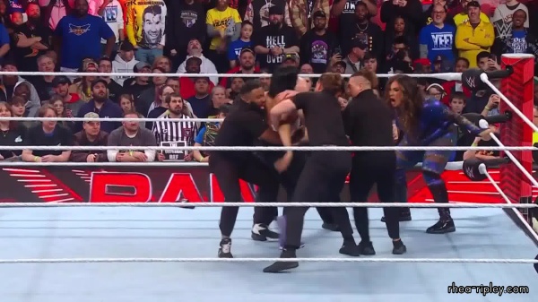 WWE_RAW_2024_02_05_1080p_HDTV_h264-Star_000652.jpg