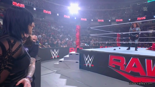 WWE_RAW_2024_02_26_1080p_HDTV_h264-Star_1622.jpg