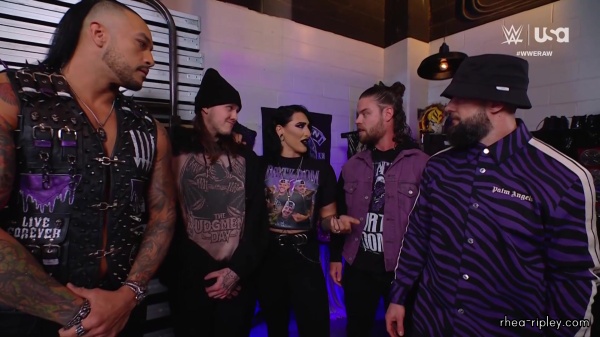 WWE_RAW_2024_03_18_1080p_WEB_h264-HEEL_323.jpg