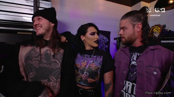 WWE_RAW_2024_03_18_1080p_WEB_h264-HEEL_336.jpg