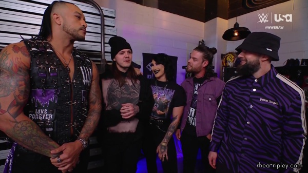 WWE_RAW_2024_03_18_1080p_WEB_h264-HEEL_380.jpg