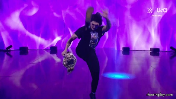 WWE_RAW_2024_03_18_1080p_WEB_h264-HEEL_part_2_093.jpg