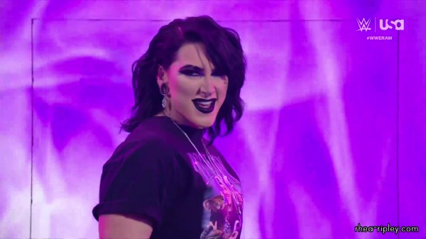 WWE_RAW_2024_03_18_1080p_WEB_h264-HEEL_part_2_099.jpg