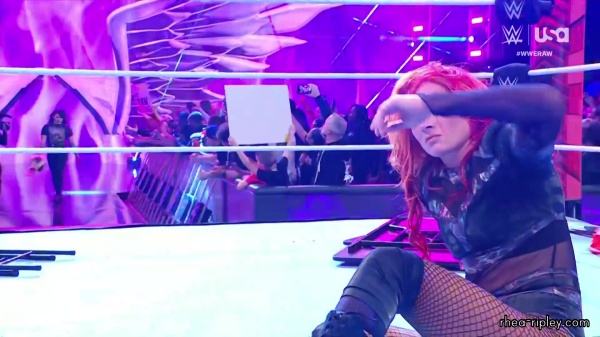 WWE_RAW_2024_03_18_1080p_WEB_h264-HEEL_part_2_108.jpg