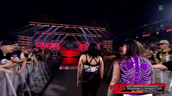 WWE_RAW_2024_07_08_1080p_000544.jpg