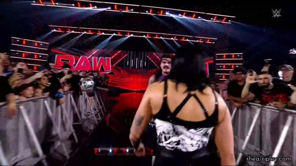 WWE_RAW_2024_07_08_1080p_000568.jpg