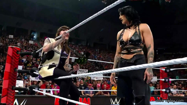 WWE_RAW_2024_07_15_1080p_HDTV_h264-ALRAGUM_003906.jpg