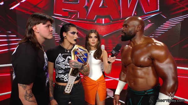 WWE_Raw_05_22_23_Apollo_Dominik_Rhea_Backstage_Interview_Segment_296.jpg