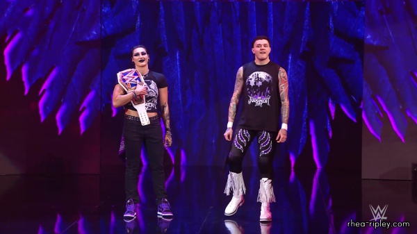 WWE_Raw_05_22_23_Rhea_Ringside_Attacks_Apollo_074.jpg