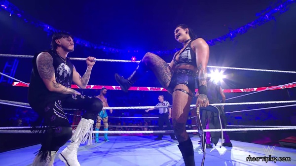 WWE_Raw_05_29_23_Rhea_Ringside_Seth_Puts_Arm_On_Rhea_166.jpg