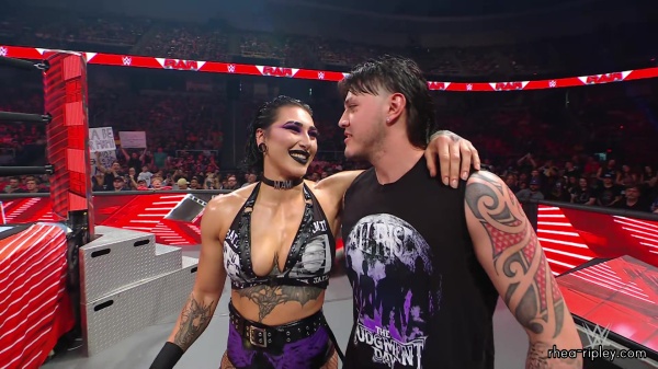 WWE_Raw_05_29_23_Rhea_Ringside_Seth_Puts_Arm_On_Rhea_237.jpg