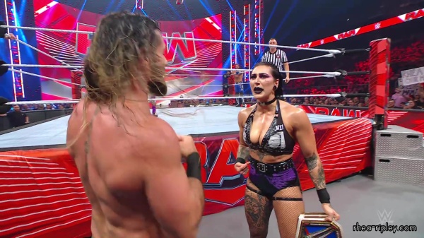 WWE_Raw_05_29_23_Rhea_Ringside_Seth_Puts_Arm_On_Rhea_279.jpg