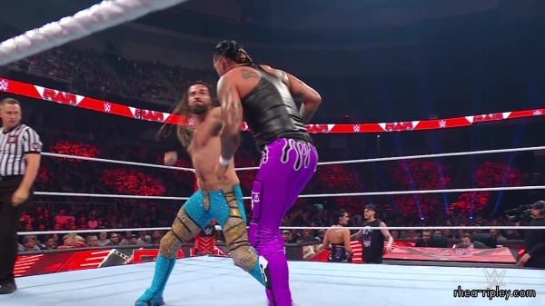 WWE_Raw_05_29_23_Rhea_Ringside_Seth_Puts_Arm_On_Rhea_311.jpg