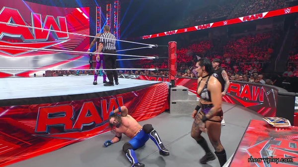 WWE_Raw_05_29_23_Rhea_Ringside_Seth_Puts_Arm_On_Rhea_404.jpg