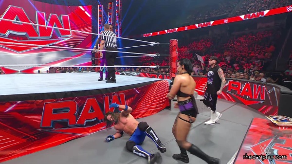 WWE_Raw_05_29_23_Rhea_Ringside_Seth_Puts_Arm_On_Rhea_405.jpg