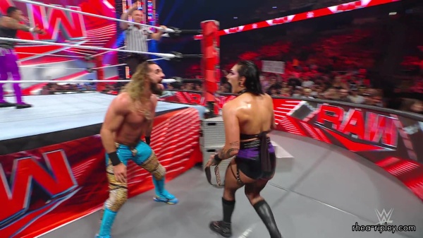 WWE_Raw_05_29_23_Rhea_Ringside_Seth_Puts_Arm_On_Rhea_476.jpg