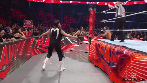 WWE_Raw_05_29_23_Rhea_Ringside_Seth_Puts_Arm_On_Rhea_481.jpg