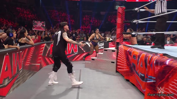 WWE_Raw_05_29_23_Rhea_Ringside_Seth_Puts_Arm_On_Rhea_482.jpg