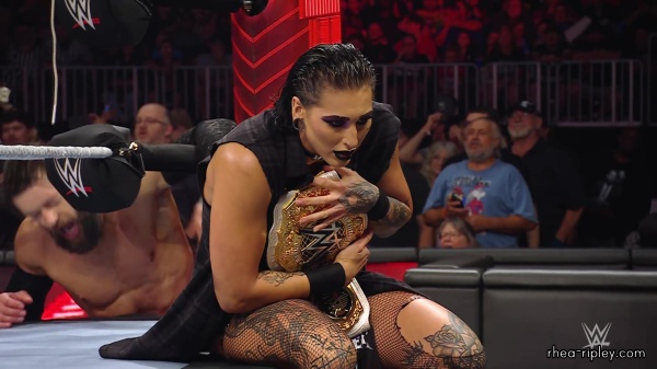 WWE_Raw_06_19_23_Rhea_Ringside_Attacks_Sami_670.jpg