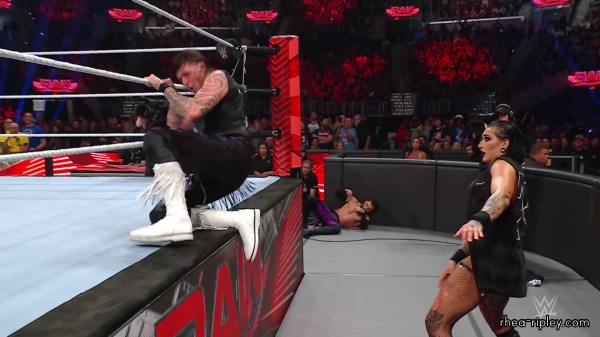 WWE_Raw_06_19_23_Rhea_Ringside_Attacks_Sami_715.jpg