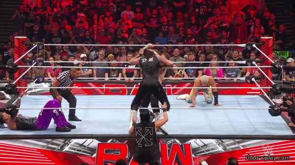 WWE_Raw_06_19_23_Rhea_Ringside_Attacks_Sami_721.jpg